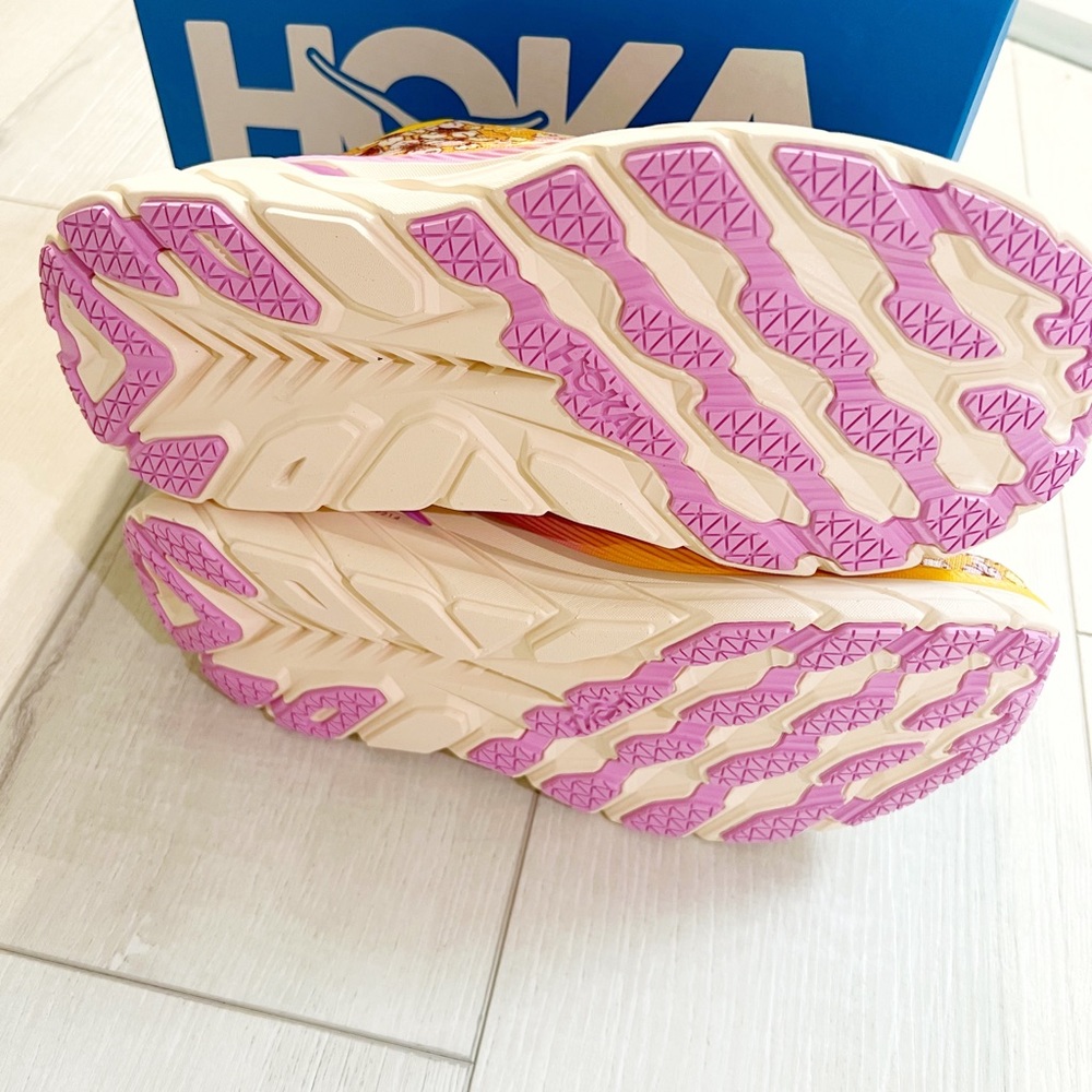 Hoka - Picture 4 of 6